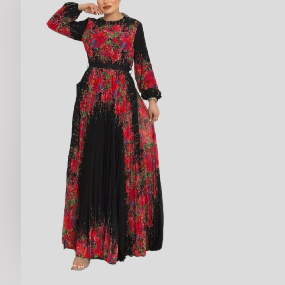 New floral Turkish maxi chiffon dress fully lined dress and sleeves.